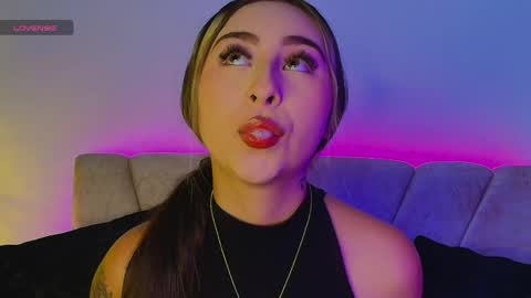 cloe_martinezz_ online show from May 8, 2026, 10:15 pm