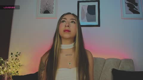 cloe_martinezz_ online show from May 14, 2026, 9:21 pm
