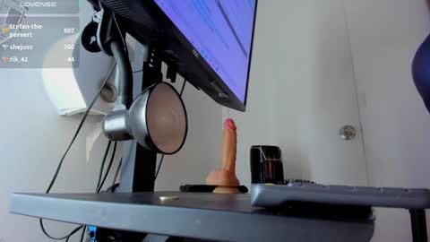 ---Cloe--- online show from April 21, 2026, 1:42 am