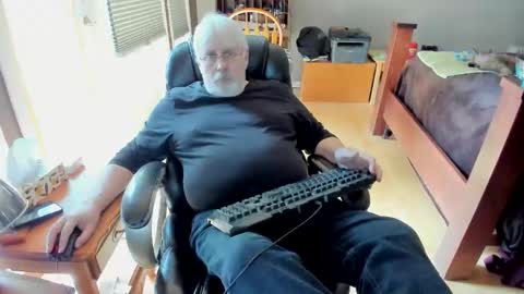 Snapshot of cloudalert62 chatting on April 4, 2026, 7:00 pm cloudalert62 online show from April 4, 2026, 7:00 pm