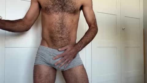 Snapshot of cloudcruiser99 chatting on November 11, 2025, 10:37 am Alex online show from November 11, 2025, 10:37 am