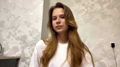 Sophie online show from June 18, 2026, 6:56 pm