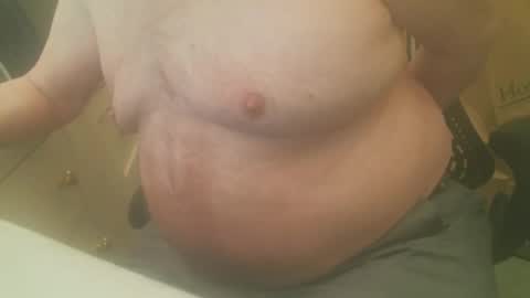 clouds8888 online show from October 12, 2025, 2:38 pm