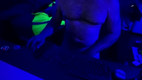 Snapshot of cloudy_dayz69 chatting on February 19, 2026, 12:50 am Cloudy Dayz online show from February 19, 2026, 12:50 am