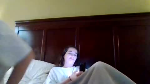 tallhungandcloudy online show from April 19, 2026, 4:01 am