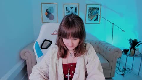  Clover  follow me  online show from February 4, 2025, 2:21 pm