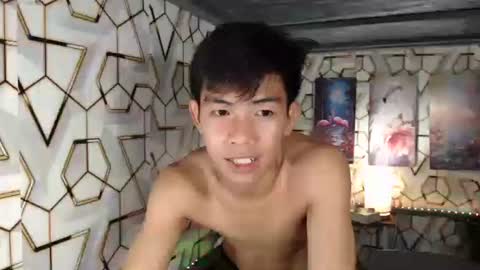 clyde_twinkx online show from October 4, 2025, 10:08 pm