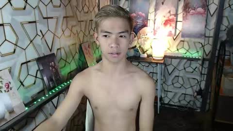 clyde_twinkx online show from November 6, 2025, 11:33 am