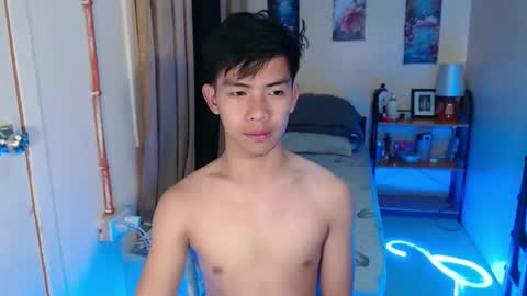 clyde_twinkx online show from April 11, 2026, 11:25 am