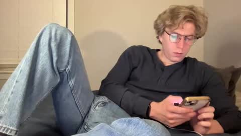 Clyde Austin online show from October 3, 2025, 2:30 am