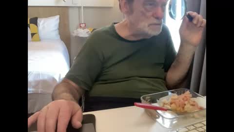 Snapshot of coach_karl chatting on January 12, 2026, 12:32 pm Coach Karl Porn Star Tip me all the way to my next trip online show from January 12, 2026, 12:32 pm