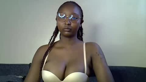 Snapshot of cocobaby_ chatting on May 19, 2026, 2:01 pm Coco online show from May 19, 2026, 2:01 pm