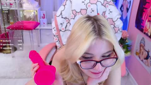 Mia online show from December 13, 2024, 2:21 am