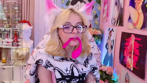 Mia online show from December 15, 2024, 12:18 am