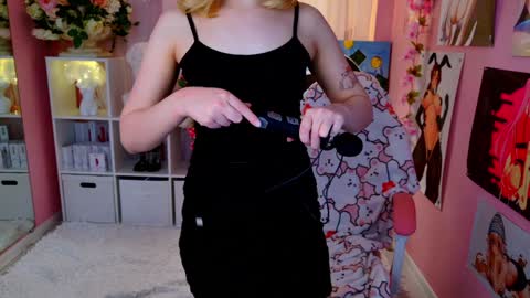 Mia online show from January 8, 2025, 9:01 pm