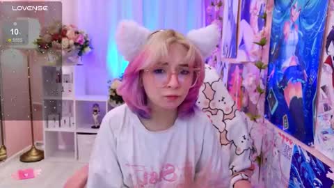 Mia online show from October 3, 2025, 2:25 pm