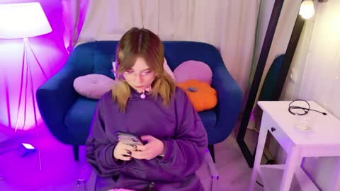 Mia online show from June 5, 2026, 9:53 pm