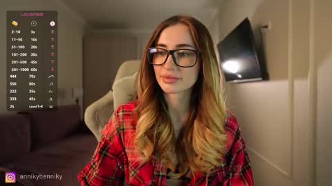 Anna online show from October 6, 2025, 4:48 pm