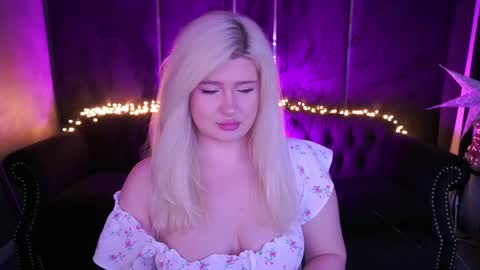 onlyfans amyleyy online show from April 24, 2026, 7:00 am