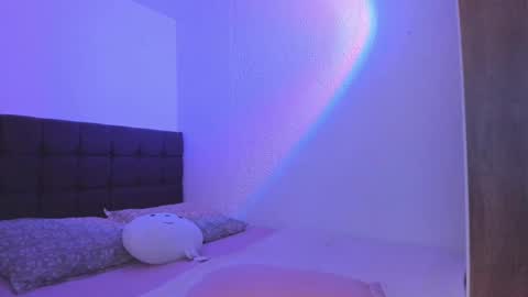 cocovolkovva online show from March 12, 2025, 12:20 am