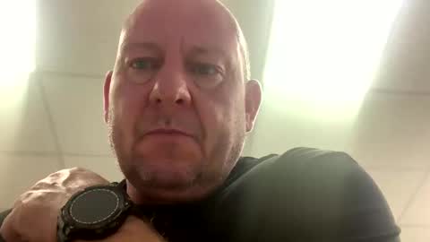 Snapshot of col4nows chatting on October 24, 2025, 9:17 am col4nows online show from October 24, 2025, 9:17 am