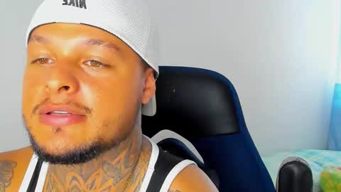 colin_fox1 online show from March 17, 2026, 5:38 pm