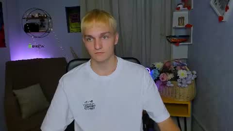 Snapshot of colin_storm chatting on July 2, 2026, 7:09 pm colin online show from July 2, 2026, 7:09 pm