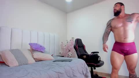 college_muscle_ass online show from September 9, 2025, 1:49 am