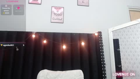  GRETCHEN  online show from December 12, 2024, 12:33 pm