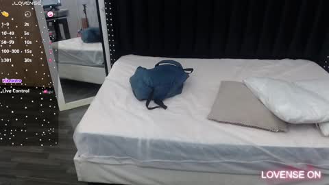  GRETCHEN  online show from January 4, 2025, 12:27 pm