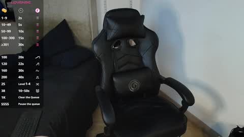 colombianmuscle8 online show from September 13, 2025, 10:20 pm