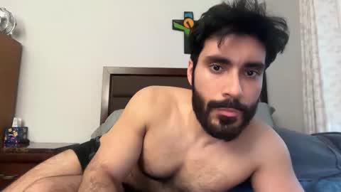 colombianstud94 online show from April 14, 2026, 12:11 pm