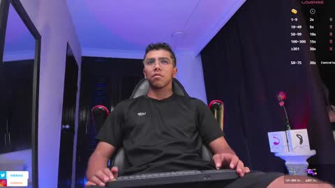 colstorw_ online show from September 23, 2025, 10:29 am