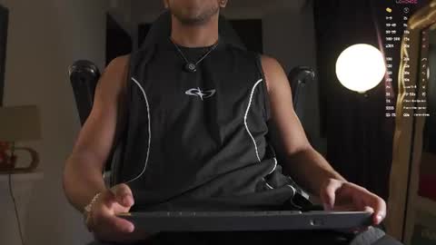 colstorw_ online show from July 8, 2026, 9:58 am