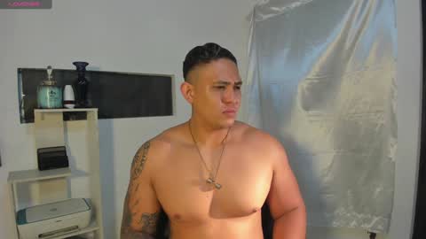 coltonmassif_ online show from December 4, 2024, 6:44 am