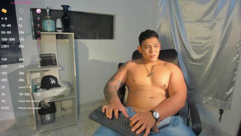 coltonmassif_ online show from December 15, 2024, 11:42 pm