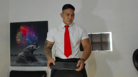 coltonmassif_ online show from February 6, 2025, 4:58 pm