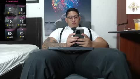 Snapshot of coltonmassif_ chatting on May 31, 2026, 2:35 pm coltonmassif_ online show from May 31, 2026, 2:35 pm