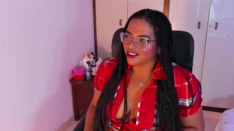 conielaurenth online show from September 16, 2025, 5:41 am