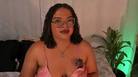 conielaurenth online show from April 14, 2026, 12:49 am