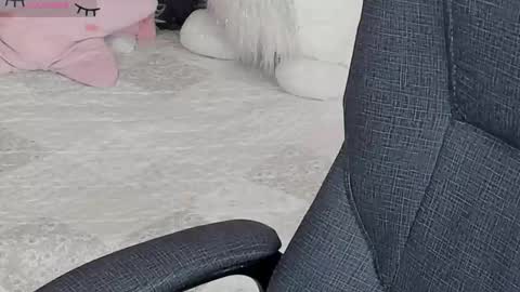 Conny online show from November 19, 2025, 1:55 pm