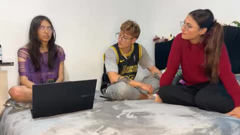 conor_taylor_ online show from September 24, 2025, 9:07 pm