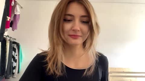 Amelia online show from March 1, 2026, 12:18 pm