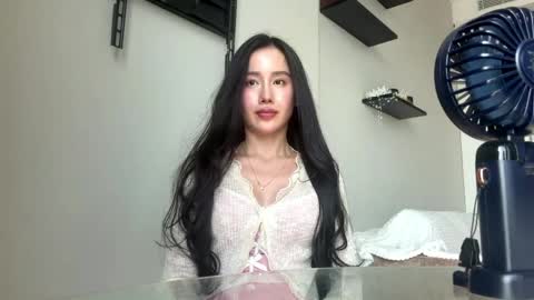 Snapshot of contessakiniry chatting on May 20, 2026, 1:28 pm Mila online show from May 20, 2026, 1:28 pm
