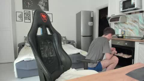 cookies_boys online show from May 11, 2026, 4:04 pm