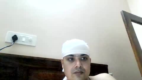 Cool Breeze09 online show from April 27, 2026, 10:57 am
