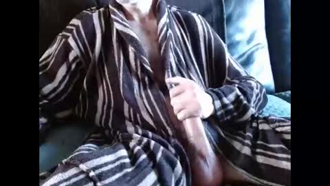 Snapshot of coolbreeze420842217 chatting on November 21, 2025, 2:05 pm coolbreeze420 online show from November 21, 2025, 2:05 pm