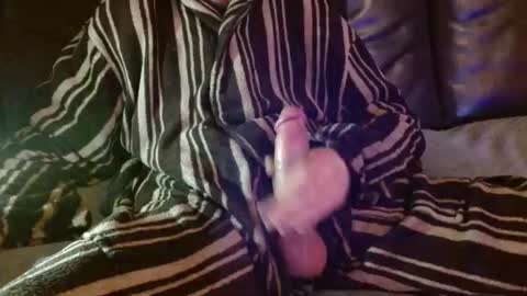 Snapshot of coolbreeze420842217 chatting on December 5, 2025, 5:09 pm coolbreeze420 online show from December 5, 2025, 5:09 pm