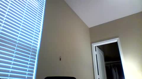 cooldude122222 online show from December 5, 2024, 4:44 pm