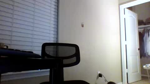 cooldude122222 online show from December 10, 2024, 12:49 pm